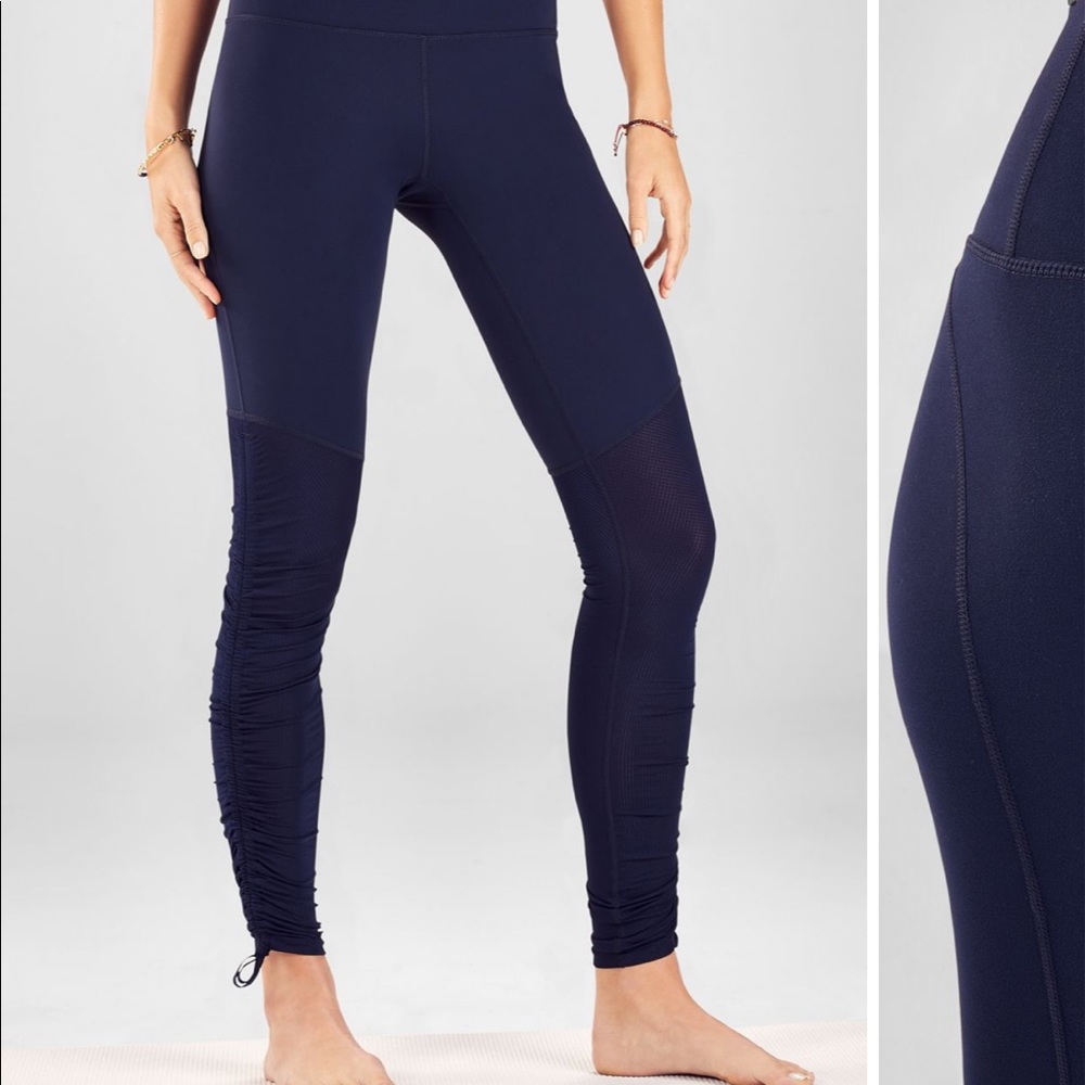NWOT Fabletics Cashel PureLuxe Legging- Small
